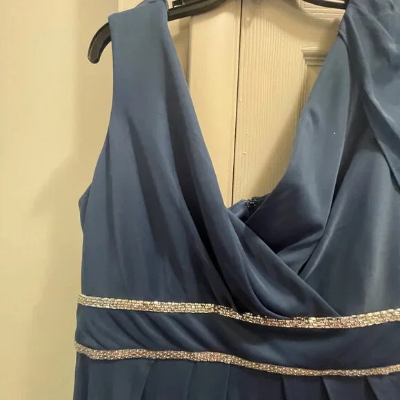 Womens R&M Richards Capelet Rhinestone Waisted Pleated Gown - Picture 5 of 16